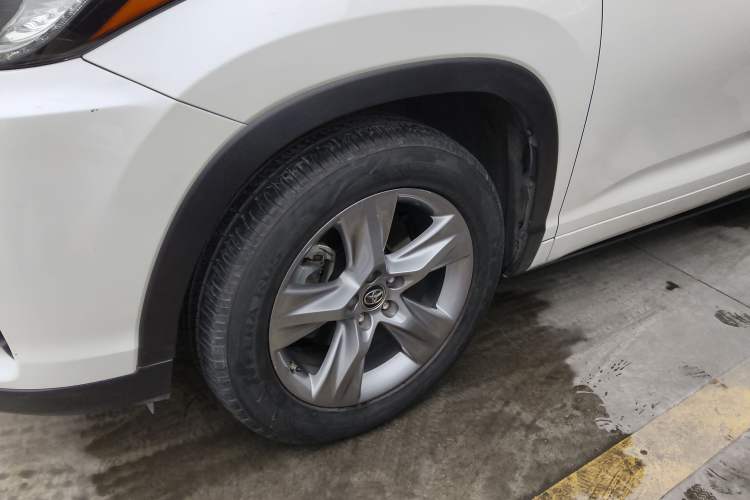 Used Toyota Highlander 2018 2.0T Four-Wheel Drive Prestige Version 7 Seats China V Emission Standard
