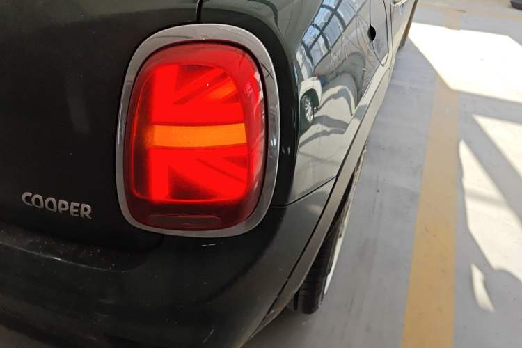 Used  MINI 2018 1.5T COOPER Racing Edition Five-Door Version
