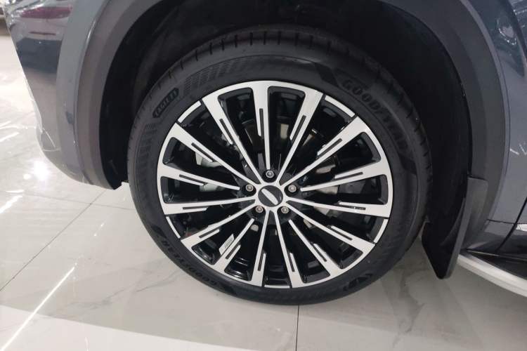 Used Geely Auto Monjaro L 2025 Dongfang Yao 2.0TD Automatic Lanxing Edition
