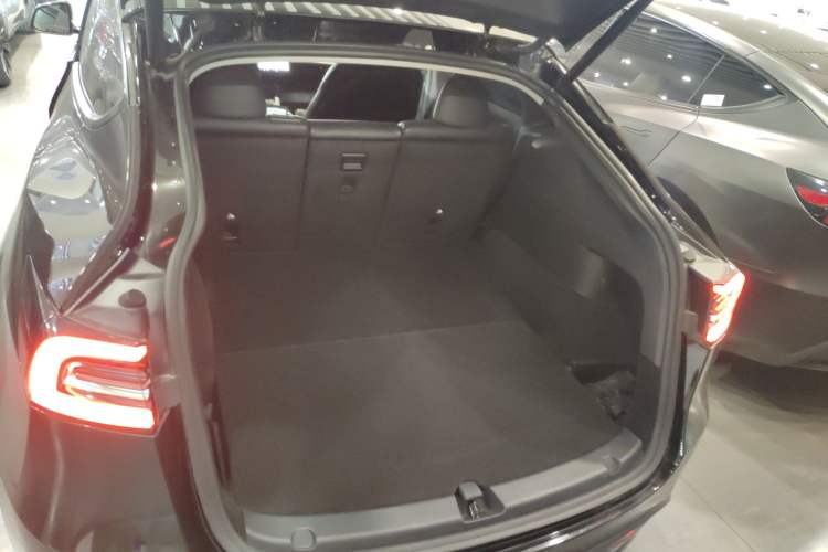 Used Tesla Model Y 2022 Rear-Wheel-Drive Version