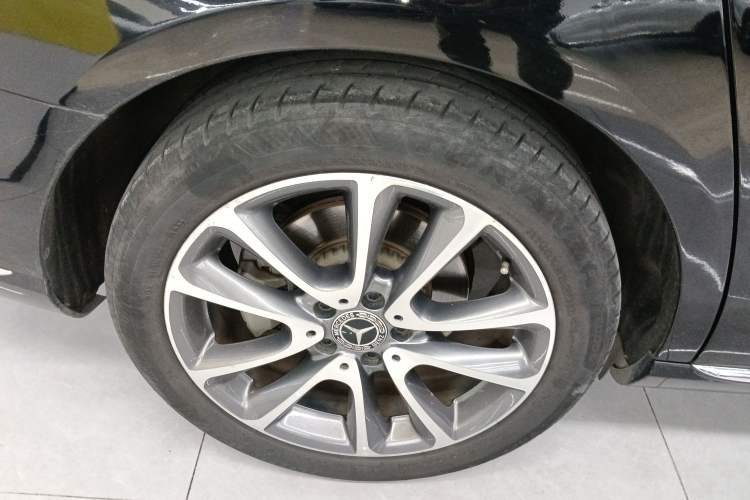 Used Mercedes-Benz E-Class 2018 Facelift E 300 L Luxury Edition
