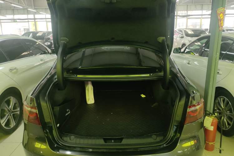 Used Jaguar XFL 2023 XFL 2.0T P250 Two-Wheel-Drive Elite Sport Edition
