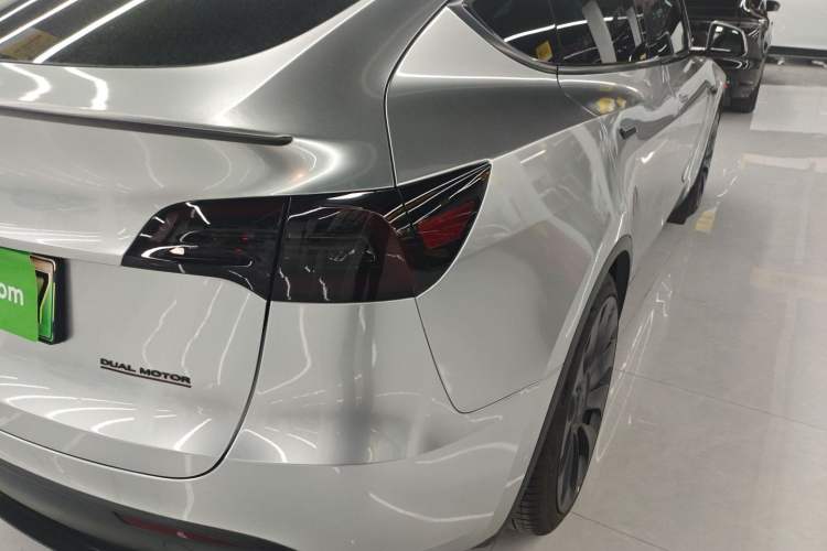 Used Tesla Model Y 2023 High-Performance All-Wheel-Drive Version