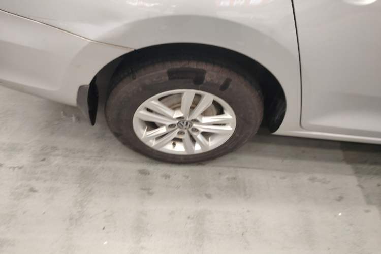 Used Volkswagen Santana 2015 1.6L Manual Fashion Edition
