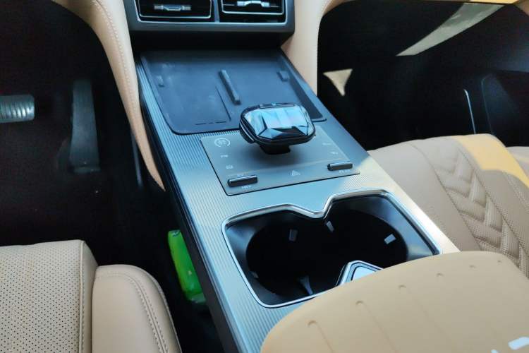 Used BYD Song L DM-i 2025 Intelligent Driving Version 160 km Beyond-Range Type
