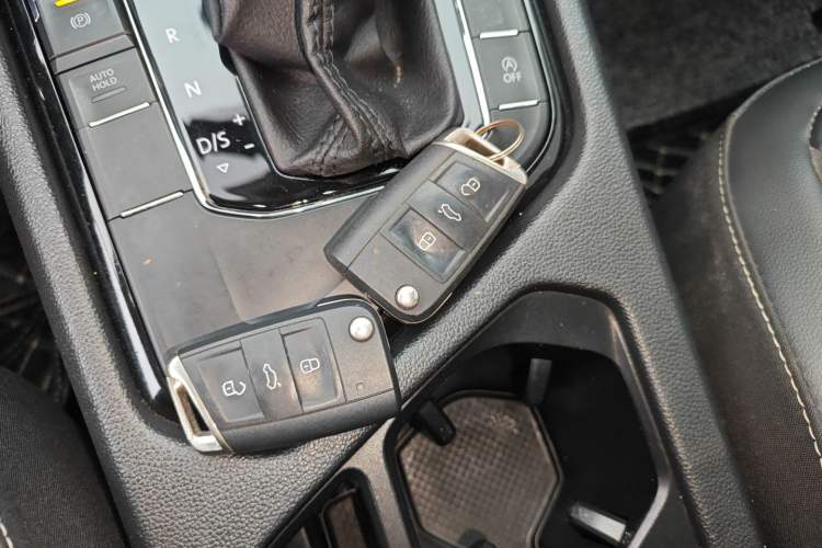 Used Volkswagen Tiguan L 2019 330TSI Automatic Two-Wheel Drive Panoramic Comfort Edition China VI Standard
