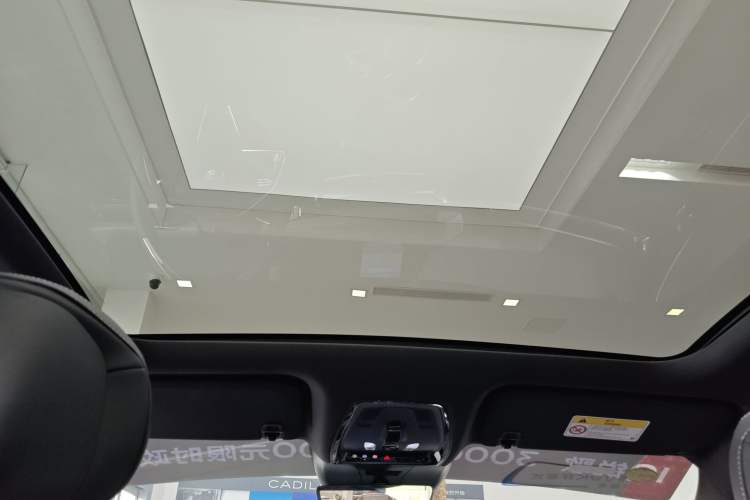 Used Cadillac LYRIQ 2022 Rear-Drive Long-Range Luxury Edition
