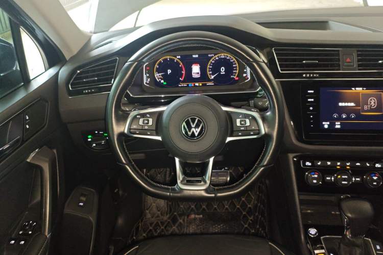 Used Volkswagen Tiguan L 2021 330TSI Automatic Two-Wheel Drive R-Line Flagship Edition
