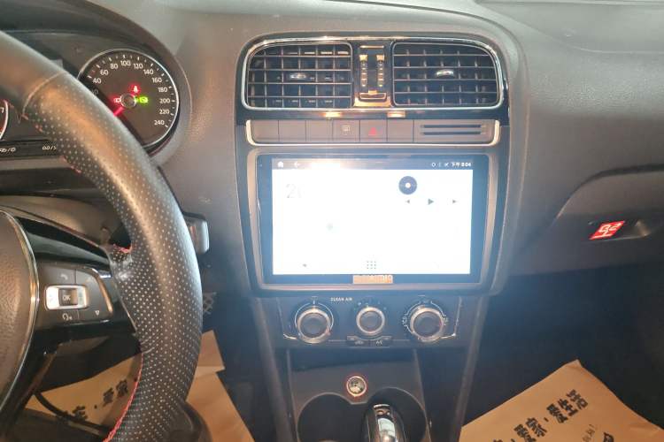 Used Volkswagen Polo 2016 1.6L Automatic Comfort Model
