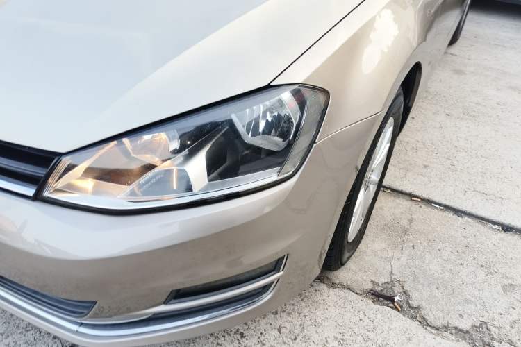 Used Volkswagen Golf 2016 1.6L Automatic Fashion Model
