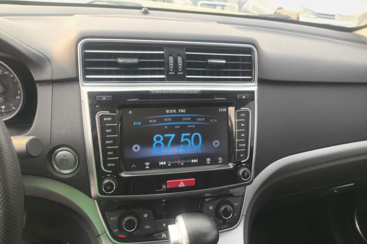 Used Haval M6 2017 1.5T Automatic Two-Wheel Drive Prestige Model
