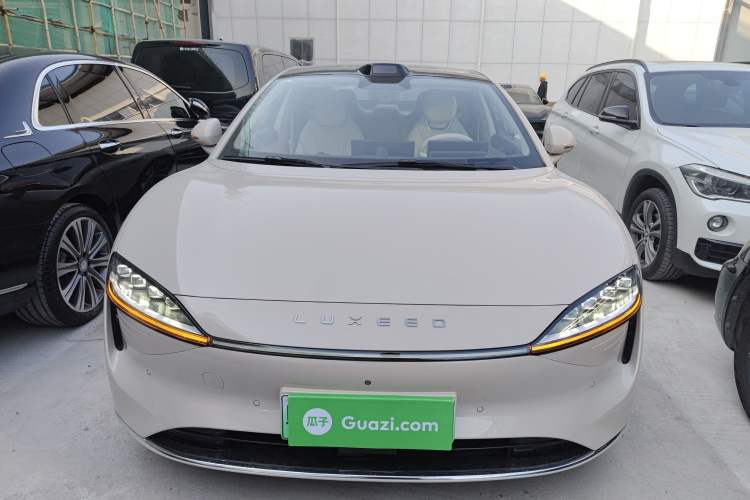 Used Hima Luxeed S7 2025 855 km Max