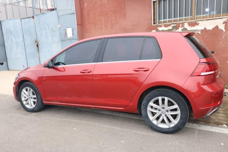 Used Volkswagen Golf 2018 230TSI Automatic Comfort Model
