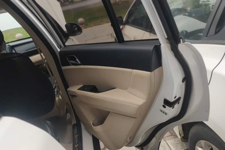 Used Zotye Domy X5 2017 Value Edition 1.6L Manual Comfort Model