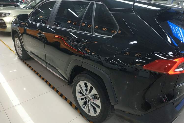 Used Toyota Wildlander 2020 2.0L CVT Two-Wheel Drive Luxury Edition