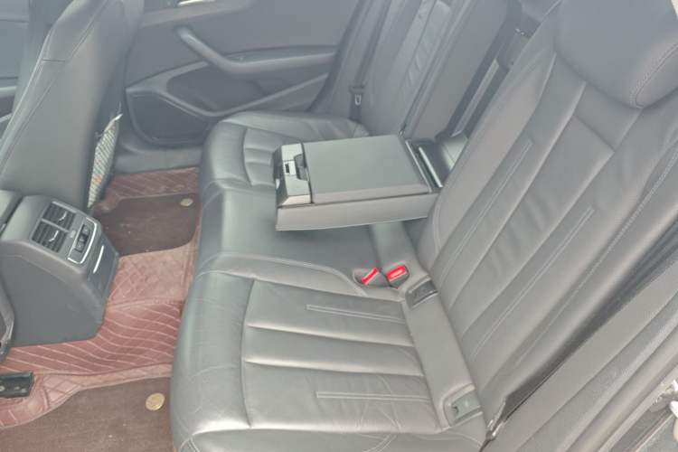 Used Audi A4L 2019 40 TFSI Fashion Edition China VI Emission Standard