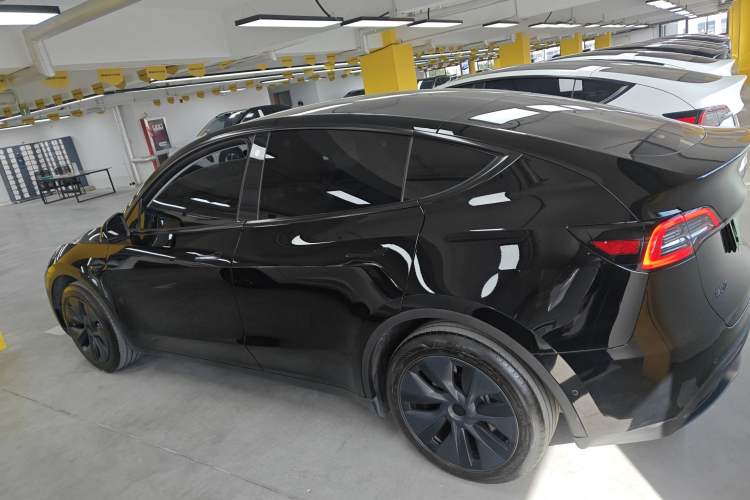 Used Tesla Model Y 2023 Rear-Wheel-Drive Version
