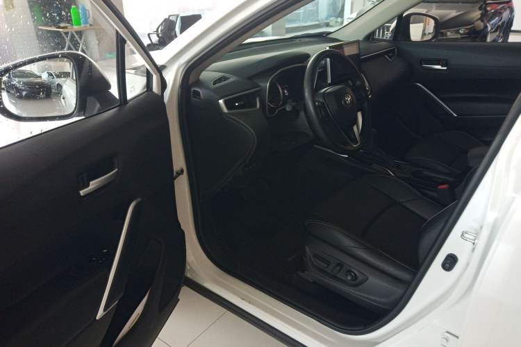 Used Toyota FRONTLANDER 2022 2.0L CVT Luxury PLUS Edition