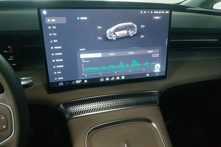 Used XPeng X9 2025 740 Ultra-Long Range Max
