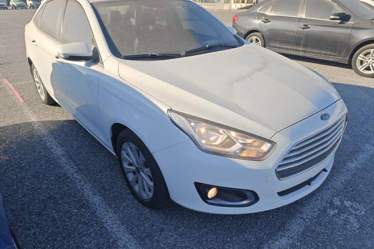 Used Ford Escort 2015 1.5L Manual Fashion Edition
