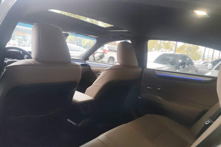 Used Lexus ES 2025 300h Deluxe Edition