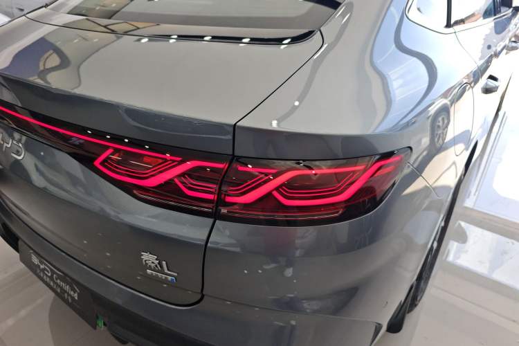 Used BYD Qin L 2025 DM-i Smart Drive 120KM Superior Model
