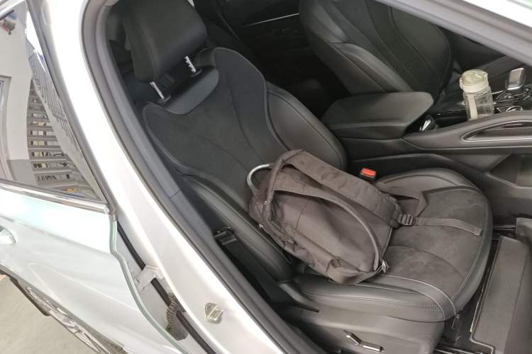 Used Geely Auto Monjaro L 2024 2.0TD High-Power Automatic Two-Wheel Drive Skyline Edition
