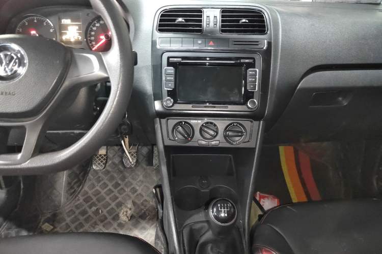 Used Volkswagen Polo 2016 1.4L Manual Fashion Model
