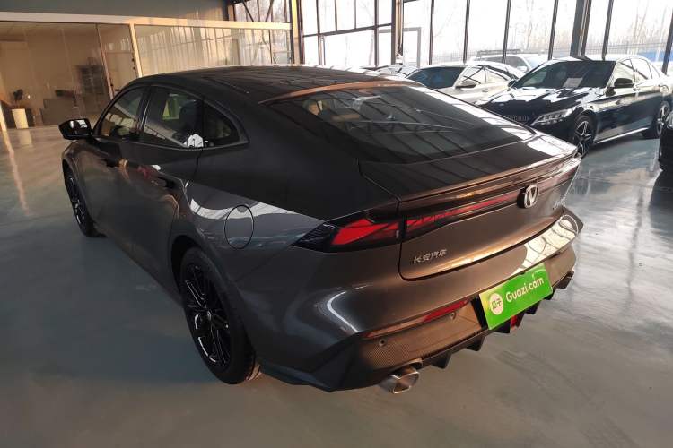 Used Changan UNI-V 2022 1.5T Prestige Version