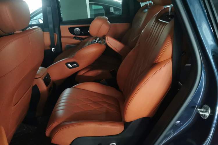 Used  Lanyue C-DM 2025 180 Ultra-Long Range Ultra All-Wheel Drive 6-Seater
