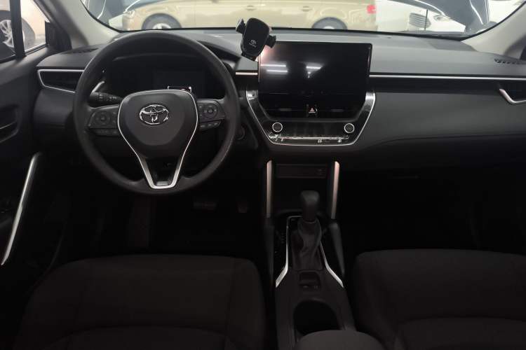 Used Toyota FRONTLANDER 2024 2.0L Smart Electric Hybrid Dual-Engine Leading Edition
