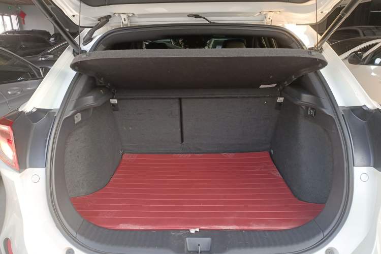 Used Acura CDX 2021 1.5T Two-Wheel Drive Deluxe · A-Spec Smart Safety Sport Model