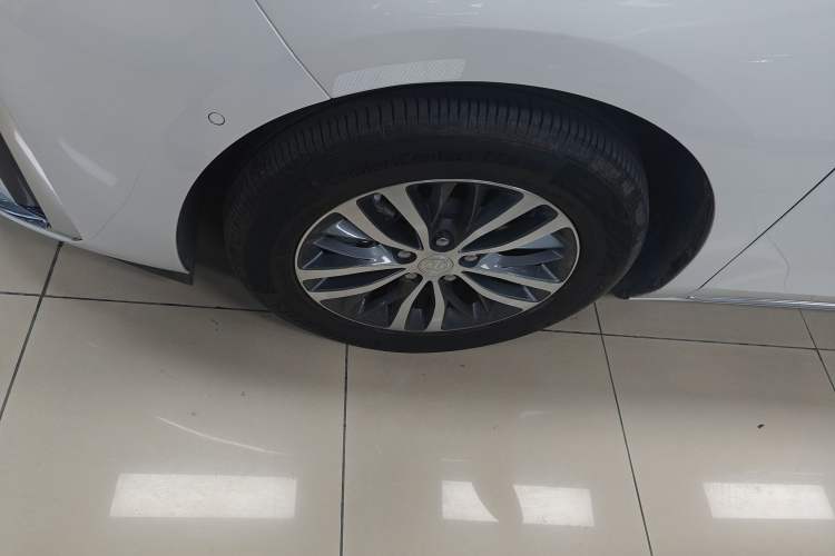 Used Buick GL8 2023 ES Lu Zun Deluxe and Yue Edition

