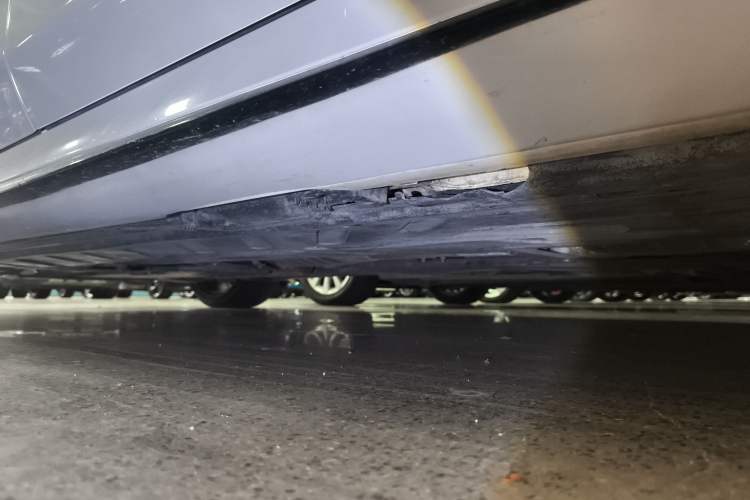 Used Mercedes-Benz E-Class 2019 E 300 L Sporty and Stylish Model
