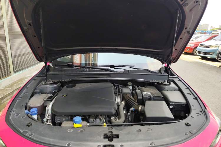 Used Changan UNI-V 2022 1.5T Smart Navigation Version
