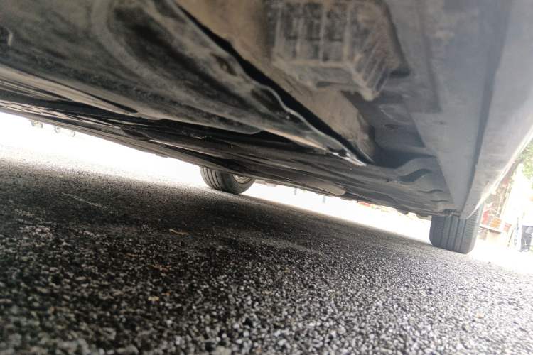 Used BMW 5 Series 2013 525Li Leading Model
