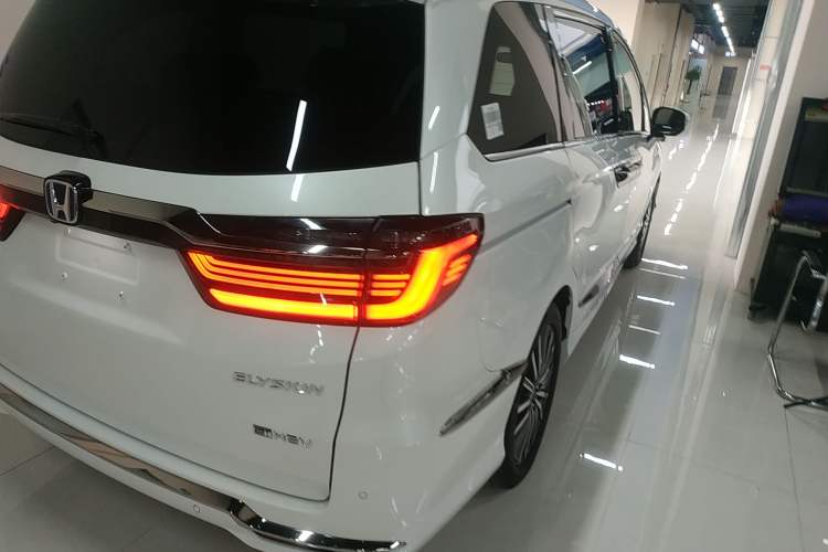 Used Honda Elysion 2022 2.0L eHEV Luxury Edition
