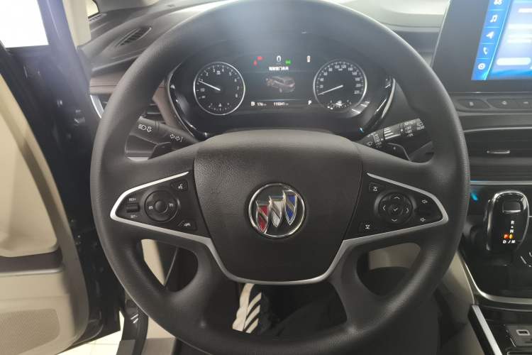 Used Buick GL8 2022 Land Cruiser Executive Class 652T Comfort Model
