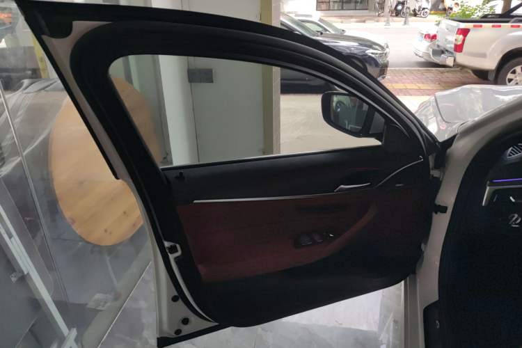 Used BMW 5 Series 2022 Second Facelift 530Li Luxury Version M Sport Package
