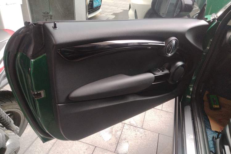 Used  MINI 2021 1.5T COOPER Classic Edition
