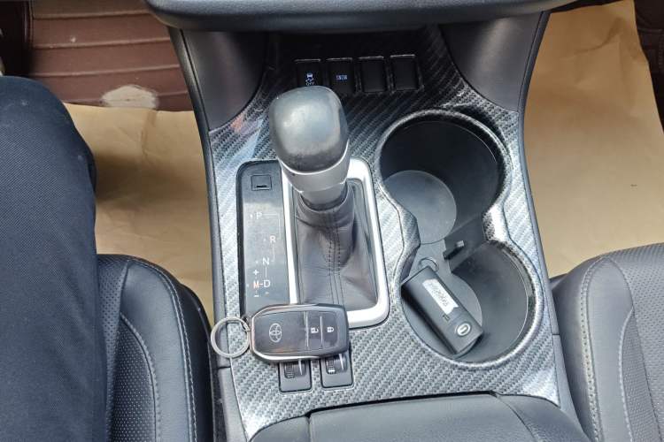 Used Toyota Highlander 2015 2.0T Two-Wheel Drive Luxury Edition 7 Seats