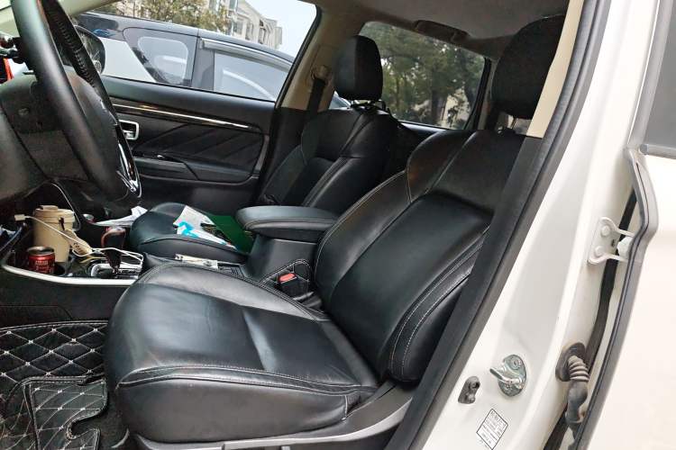 Used Mitsubishi Outlander 2019 2.0L Two-Wheel Drive Comfort Edition 5 Seats China VI Standard