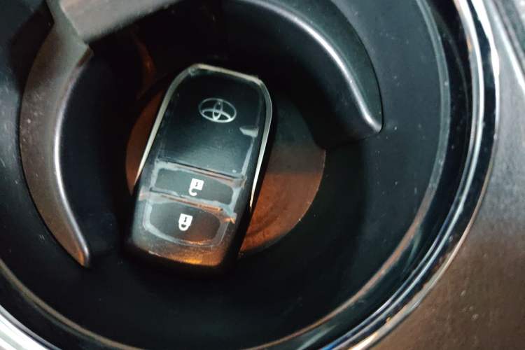 Used Toyota Highlander 2018 2.0T Four-Wheel Drive Luxury Version 7 Seats China VI Standard