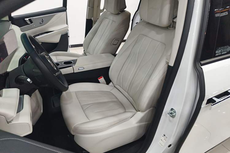 Used Buick GL8 New Energy 2024 Lu Zun Deluxe Edition 7-Seater