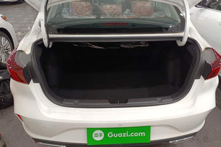 Used Changan Eado 2025 PLUS 1.4T Dual-Clutch High-Energy Version
