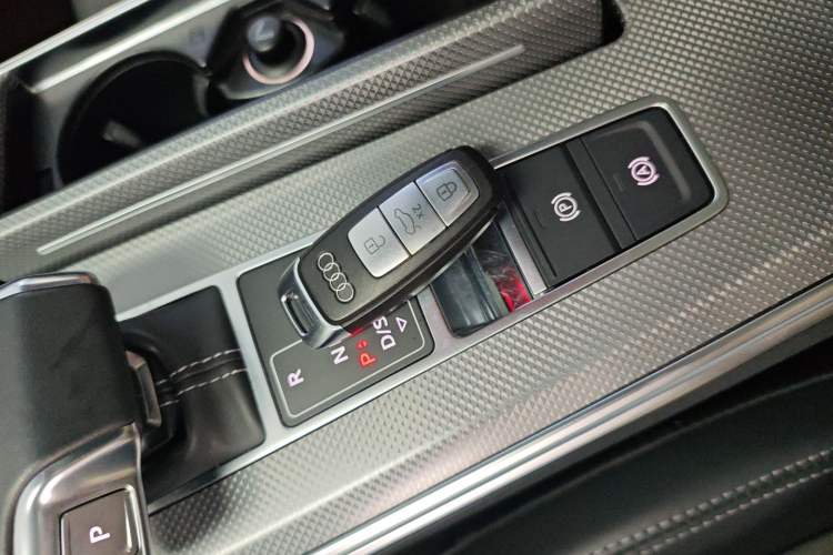 Used Audi A6L 2022 40 TFSI Luxury Dynamic Model
