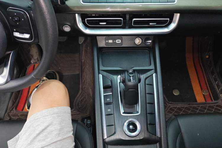 Used Great Wall Poer 2023 2.0T Commercial Version Automatic Diesel 4x4 Elite Long-Box GW4D20M