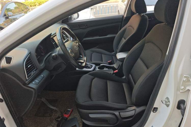 Used Hyundai Elantra 2019 1.4T Dual-Clutch Xuan Dong · Dynamic Model
