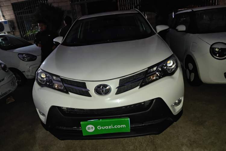 Used Toyota RAV4 2015 2.0L CVT Two-Wheel Drive Fashion Edition
