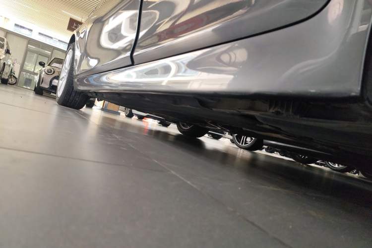 Used BMW 5 Series 2015 535Li Leading Model
